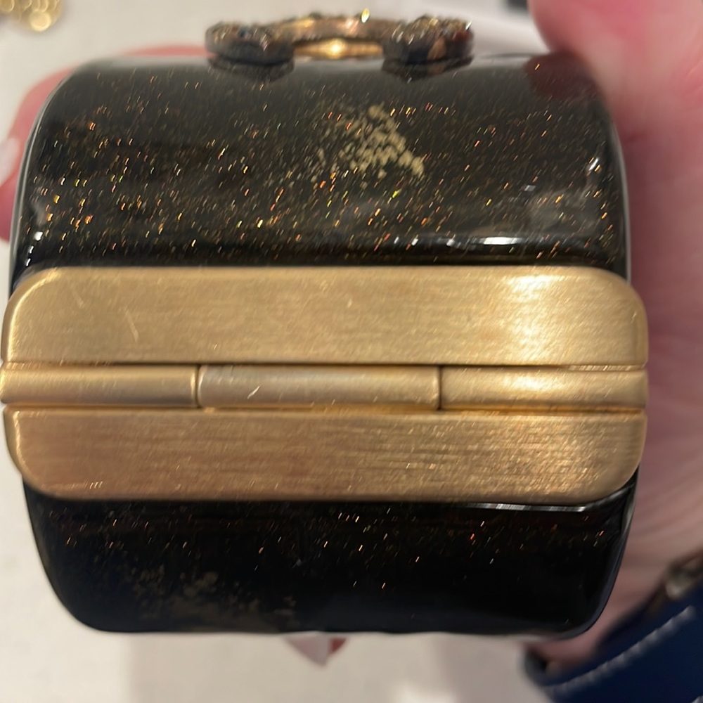 Authentic Chanel cuff - Picture 6 of 12